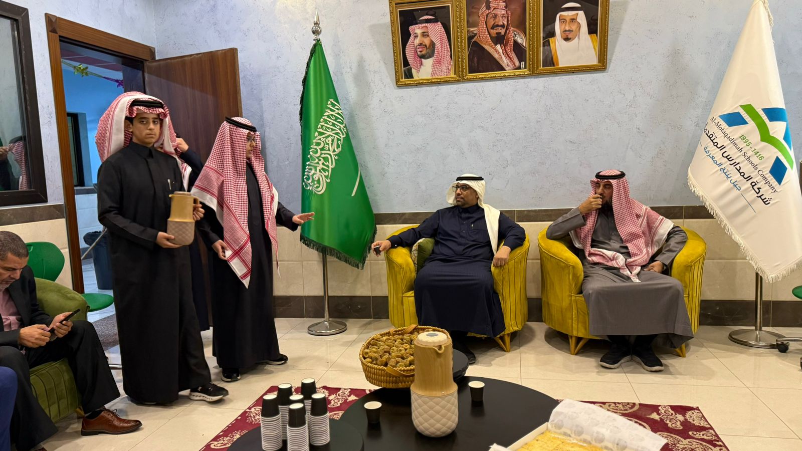 تدشين فريق التطوع بمدارس المتقدمة لتحقيق رؤية المملكة 2030