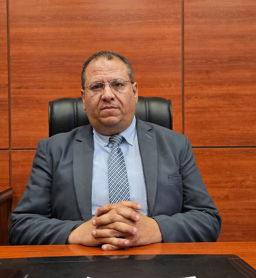 هل نحتاج إلى تحديث المعلم أم التعليم في ضوء الذكاء الاصطناعي؟